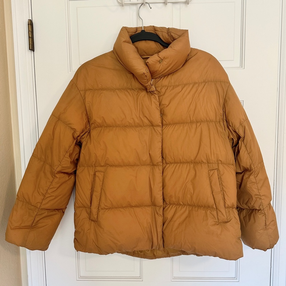 Uniqlo Women's Puffer Jacket 🌞